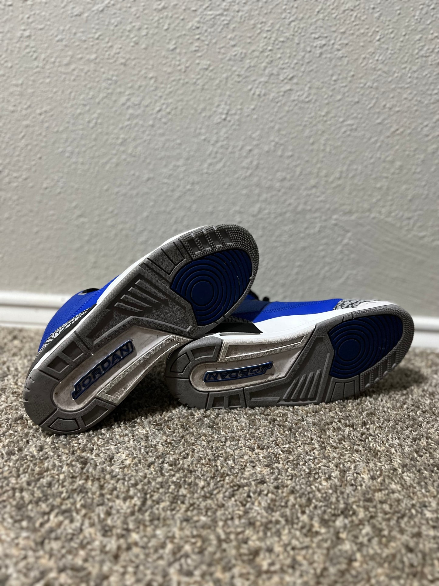 Jordan 3 Retro Varsity Royal Cement Mens